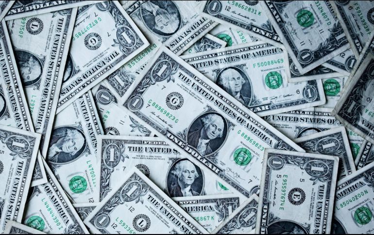 El peso mexicano se ubica en los mercados internacionales alrededor de los 17.11 pesos. Foto de Alexander Grey en Unsplash