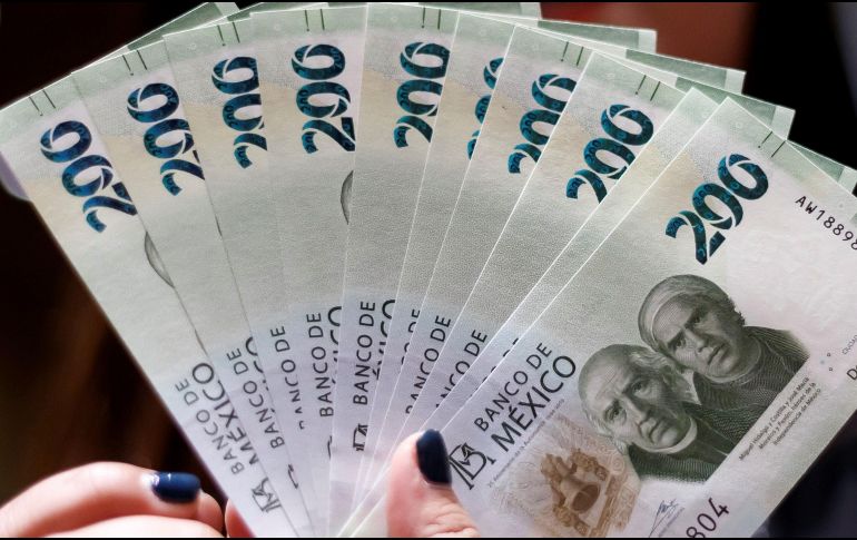 Los trabajadores del sector formal tienen derecho a recibir aguinaldo a más tardar el 20 de diciembre, por un monto equivalente a 15 días de sueldo. EL INFORMADOR/ ARCHIVO.