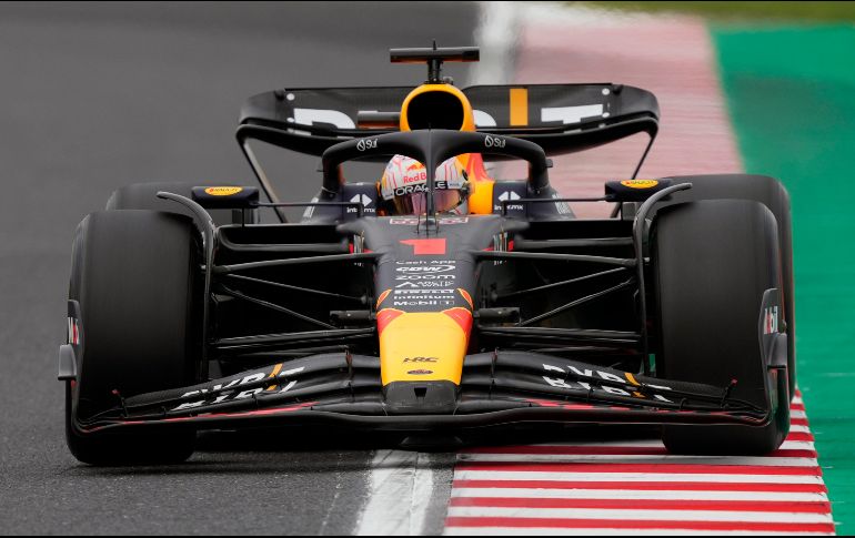 Verstappen postula como el gran favorito a la victoria en el Gran Premio de Japón. EFE/F. Robichon