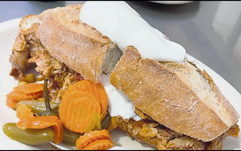 Prueba la tradición tapatía que ofrece Lonchería Los tres alegres. CORTESÍA