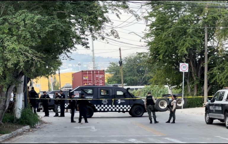 Autoridades recibieron el reporte de un vehículo pesado robado en la Carretera a Tepatitlán, que transportaba varias cajas con dulcería valuada en alrededor de 4 MDP. ESPECIAL