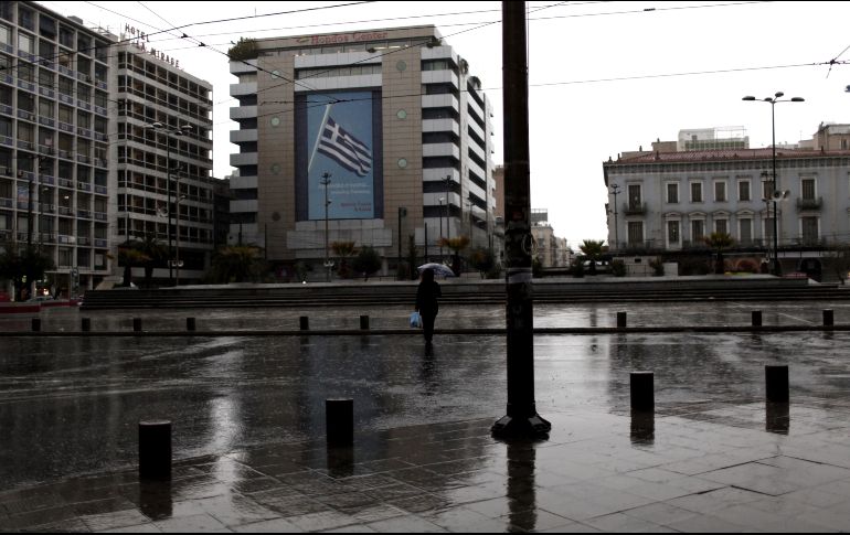 La reforma permite a los trabajadores de Grecia tener voluntariamente un segundo empleo, de un máximo de cinco horas diarias, junto a su actividad principal de ocho horas al día. AFP / ARCHIVO