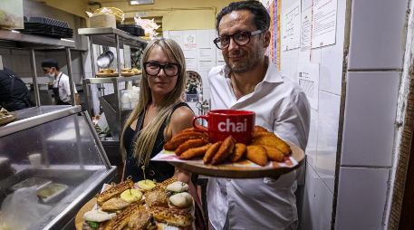 Mónica Escoto y Antonio Orozco, fundadores de Café Chai, celebran los primeros 20 años de vida de un restaurante consentido por los tapatíos. EL INFORMADOR/H. Figueroa