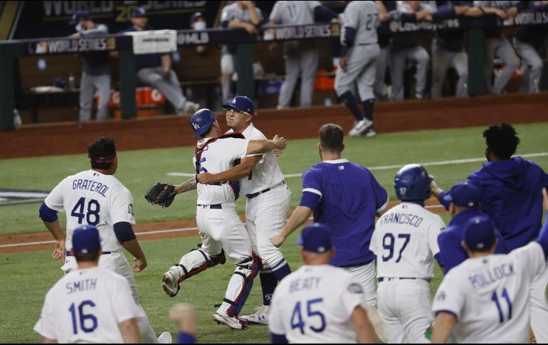 Los Ángeles Dodgers cuentan con Austin Barnes y Víctor González. ARCHIVO. EFE