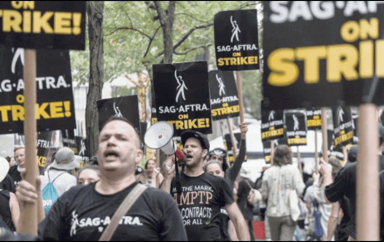 El Sindicato de Actores de Hollywood (SAG-AFTRA) regresa este lunes a la mesa de negociaciones con la Alianza de Productores de Cine y Televisión. AFP.