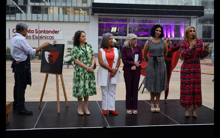 se llevó a cabo el recorrido dramatizado de la exposición 