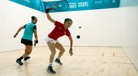 La mexicana Paola Longoria ganó hoy su décima medalla de oro del raquetbol en unos Juegos Panamericanos y la cuarta consecutiva en este evento deportivo. AP / E. Félix