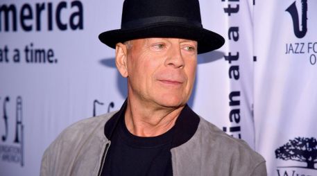 Bruce Willis anunció su retiro del mundo cinematográfico en marzo del año pasado, cuando los especialistas le diagnosticaron afasia, que posteriormente se convirtió en demencia frontotemporal. AFP/Archivo