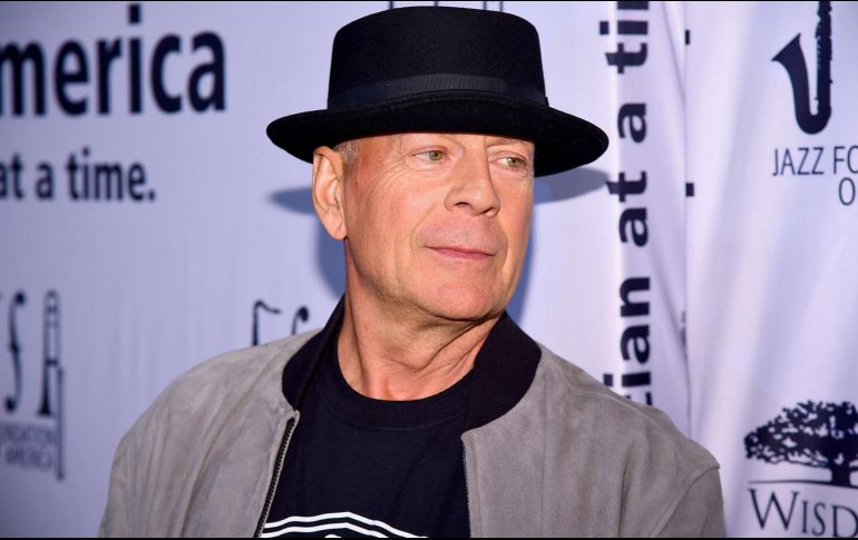 Bruce Willis anunció su retiro del mundo cinematográfico en marzo del año pasado, cuando los especialistas le diagnosticaron afasia, que posteriormente se convirtió en demencia frontotemporal. AFP/Archivo