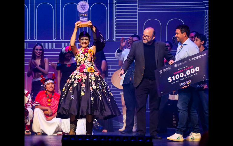 Yesi obtuvo el primer lugar del concurso tras haber interpretado la canción “Fallaste Corazón”. EL INFORMADOR/A. NAVARRO