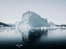 En los últimos meses, el A23a ha sido empujado por los vientos y las corrientes y ahora está pasando por la punta norte de la Península Antártica. UNSPLASH / A. SPRATT
