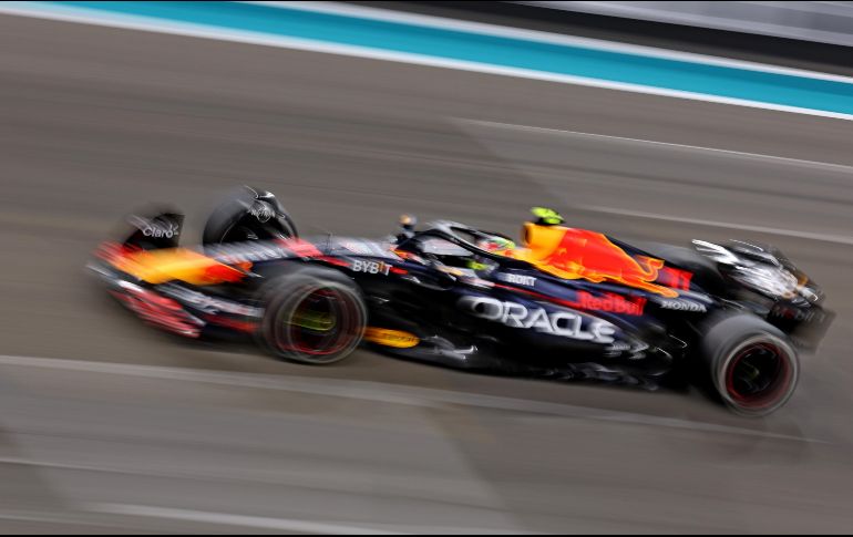 El piloto británico habló sobre el choque que tuvo contra el mexicano 