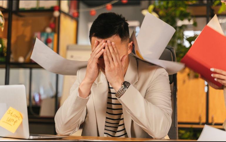 Si crees que puedes padecer síndrome de Burnout, recuerda que puedes acudir a un especialista que te ayudará a afrontarlo. Unsplash.