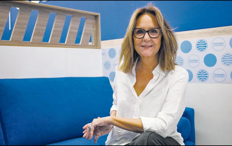La escritora, desde la FIL, adelanta que ya trabaja en su nueva obra. EL INFORMADOR/ A. Navarro