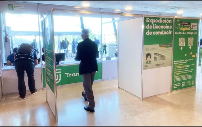 Sí, además de libros, la FIL también ofrece en uno de sus espacios la oportunidad de regularizar la licencia de conducir. EL INFORMADOR / F. Salcedo