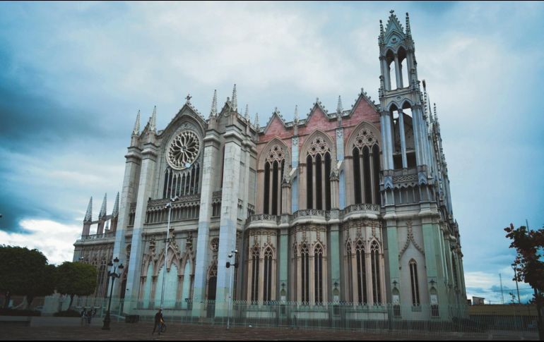 La catedral basílica Metropolitana domina el horizonte del corazón de la ciudad con sus dos torres. ESPECIAL