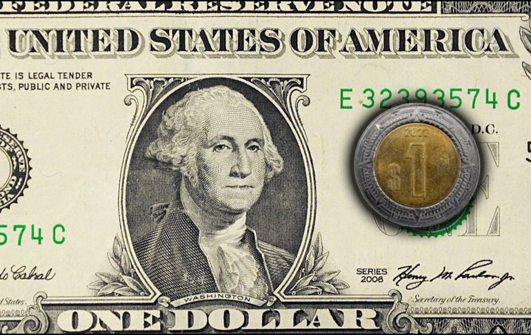 El dólar está presionando al Superpeso en el arranque de la cotización semanal, este lunes 11 de diciembre. AFP / ARCHIVO