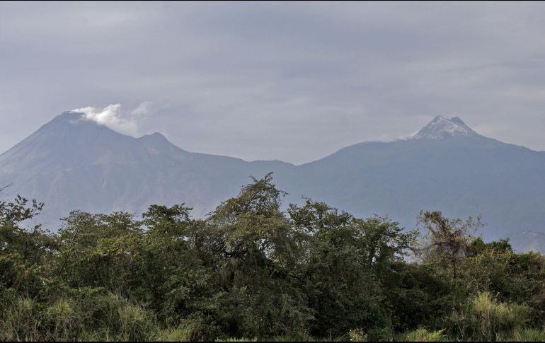 Frío en Jalisco. Comienzan a circular fotografías del Nevado de Colima en redes que muestran una ligera capa blanca, aún no predominante. EL INFORMADOR / ARCHIVO