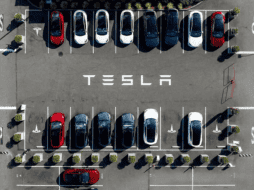 Tesla sí se instalará en San Catarina, Nuevo León, será la planta más grande e innovadora del mundo. AP.