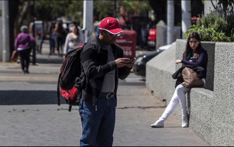 Explican que en México cerca de 94 millones de personas son usuarias de teléfono celular. EL INFORMADOR / ARCHIVO