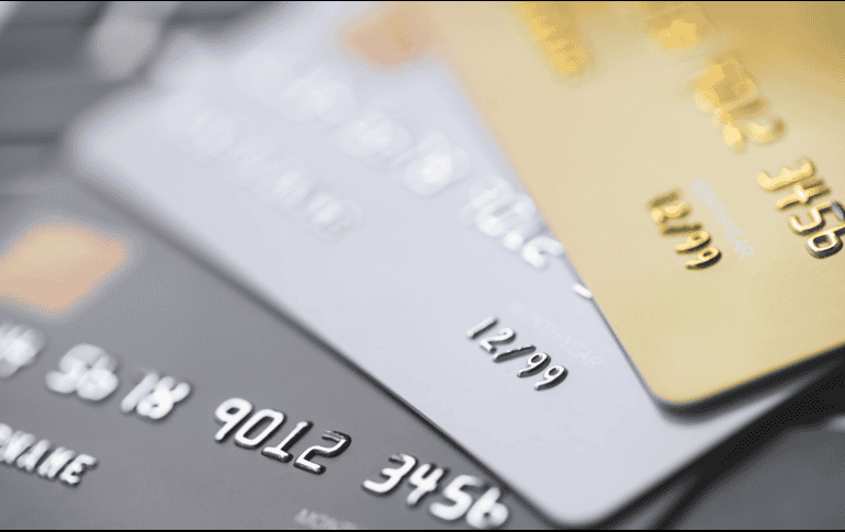 Si decides no firmar tu tarjeta, tu dinero puede estar protegido por el NIP (Número de Identificación Personal). ESPECIAL/CANVA
