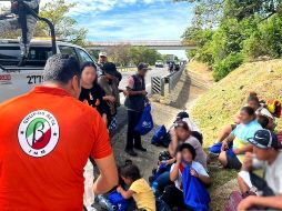 INM refirió que ha trasladado de forma voluntaria a personas migrantes que conformaban la caravana. X/@INAMI_mx