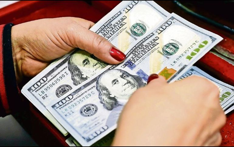 El Banco Central explicó que esto fue resultado de la venta de dólares por 243 millones que hizo Petróleos Mexicanos (Pemex) al Instituto Central. SUN / ARCHIVO