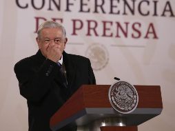 López Obrador mencionó que prefiere otorgar becas a estudiantes que seleccionar un presupuesto para este tipo de organismos. SUN / RDB