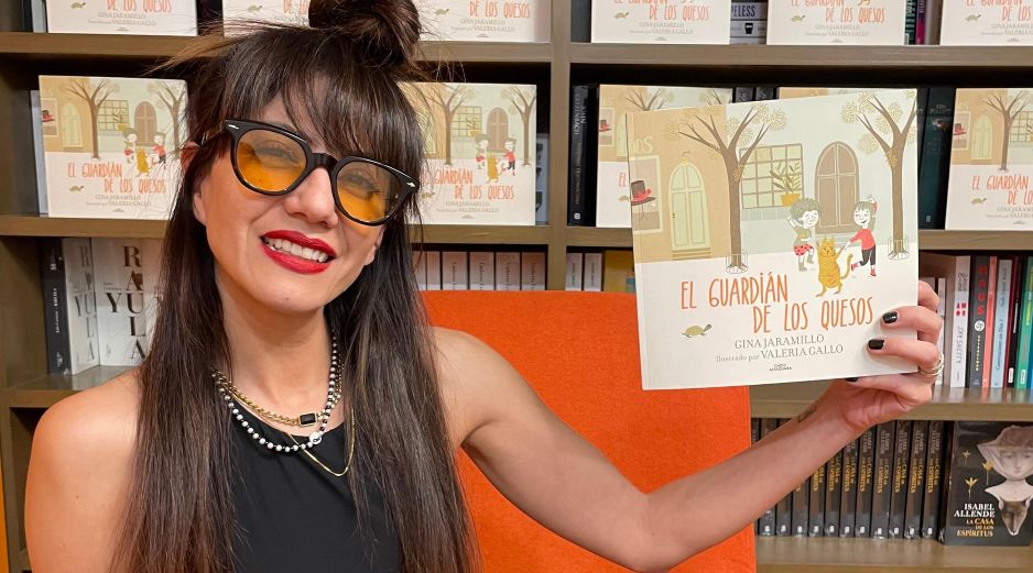 Gina Jaramillo promciona su reciente libro 