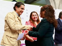 Salvador Villaseñor Aldama señala la importancia de abrir espacios a la capacitación y superación de la mujer zapopana. CORTESÍA