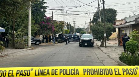 La camioneta robada fue recuperada por parte de los policías de Guadalajara. ESPECIAL