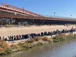 Después de un aumento sin precedentes en los encuentros con inmigrantes en la frontera sur de Estados Unidos durante diciembre, los cruces disminuyeron a la mitad en enero, según informaron las autoridades el martes. SUN / ARCHIVO