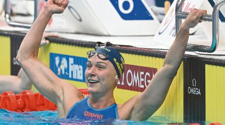 Con el obtenido en el último día de actividades en Doha, Sarah Sjostrom suma 14 oros en Mundiales de natación. AFP