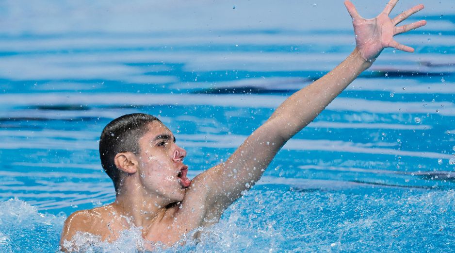 Diego Villalobos ha cosechado grandes éxitos en su corta carrera como nadador artístico. AFP