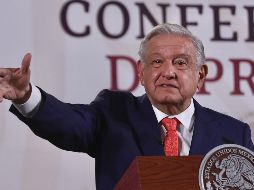 El Presidente Andrés Manuel López Obrador agradece a manifestantes del 8M. SUN/ B. Fregoso