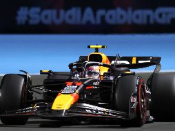 SERGIO PÉREZ. En la clasificación de constructores, Red Bull se colocó a la cabeza tras el 1-2 de Verstappen y Checo. AFP / J. Eid