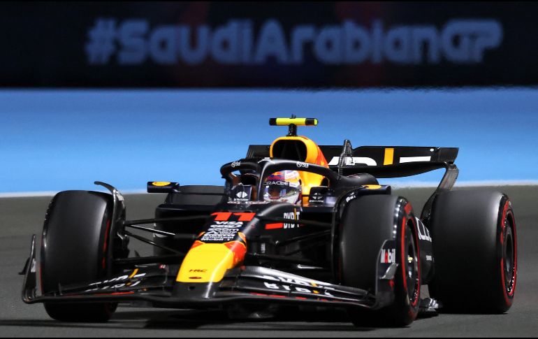 SERGIO PÉREZ. En la clasificación de constructores, Red Bull se colocó a la cabeza tras el 1-2 de Verstappen y Checo. AFP / J. Eid