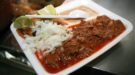 En el Altiplano Central de México, la barbacoa se prepara con carne de borrego o de chivo. EL INFORMADOR/ ARCHIVO.