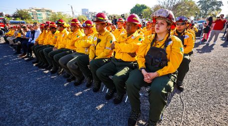 En representación de bomberas y bomberos forestales, Jocelyn Sugey Villeda dijo que forman “un gran equipo de trabajo que año con año previene los incendios forestales