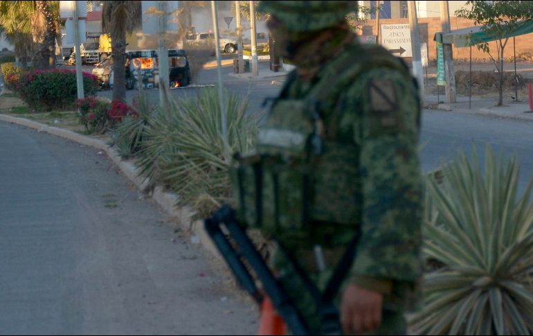 El gobernador de Sinaloa dijo que las autoridades aún mantienen un intenso operativo en el que están participando fuerzas policiales y militares para localizar otras siete personas que aún permanecen privadas de la libertad. AFP / ARCHIVO