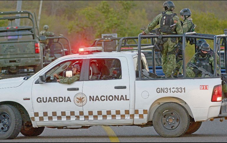 El operativo dejó un elemento de la Guardia Nacional muerto, uno herido y tres presuntos delincuentes detenidos. AFP