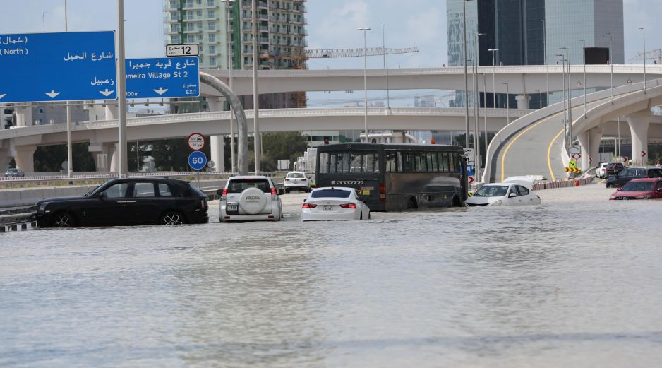 Dubái ha generado una gran atención en las redes sociales debido a las inusuales lluvias torrenciales que han afectado la ciudad. EFE