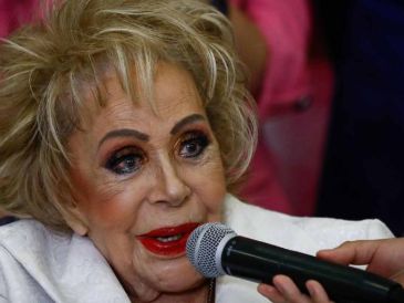 Silvia Pinal generó controversia en las redes sociales después de una entrevista en la que tuvo dificultades para responder preguntas, antes de recibir un reconocimiento por sus 75 años de carrera en el teatro Rafael Solana. SUN / ARCHIVO