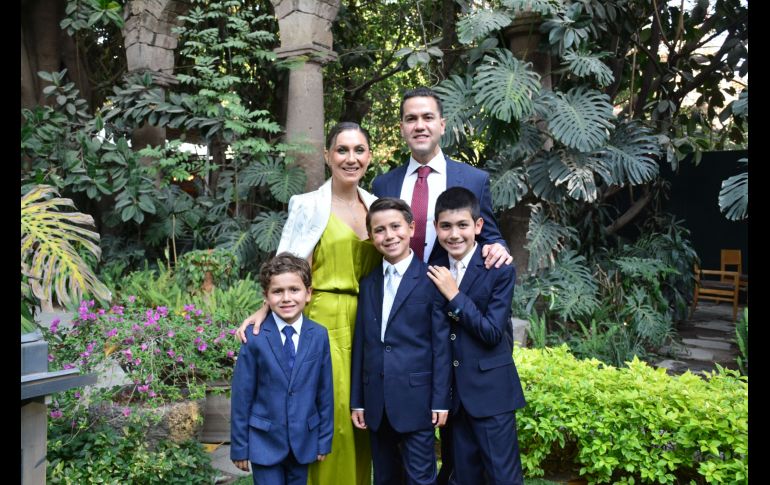 Enrique Michel y Gaby Gómez, Enrique Michel, Cristóbal Michel y Santiago  Michel. GENTE BIEN JALISCO/ Marifer Rached