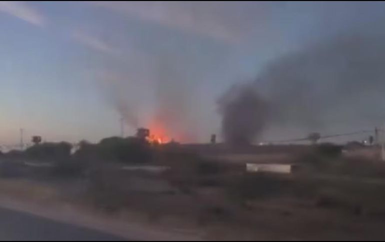 Los familiares aseguran que dentro del centro se escuchan balazos. ESPECIAL