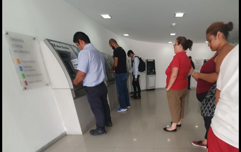 El uso de los cajeros ATM es una buena opción en los días festivos. EL INFORMADOR / ARCHIVO