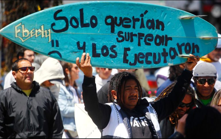 Tres personas están aseguradas, dos hombres y una mujer, esta última en posesión del celular de una de las víctimas. EFE / A. Zepeda