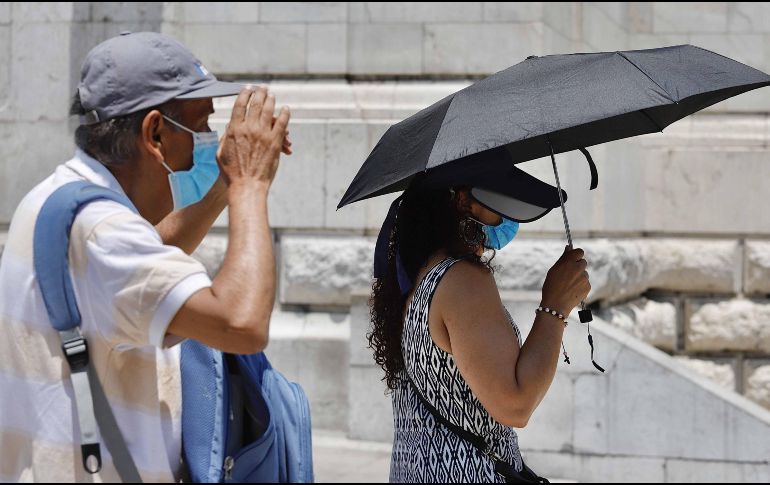 La gorra no solo protege contra los dañinos rayos UV, sino que también es un accesorio clásico que complementa cualquier atuendo de manera informal.  SUN / ARCHIVO