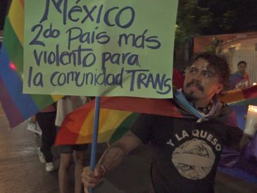 Las voces unidas al unísono en la marcha replicaron las protestas mundiales de este 17 de mayo en la capital oaxaqueña. EFE/ J. Mendez.