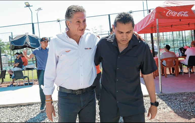 El candidato estuvo acompañado por el ex jugador de futbol y socio fundador de la Arena Sport, Ramón Morales. Ambos coincidieron cuando Frangie era director general en Chivas. ESPECIAL